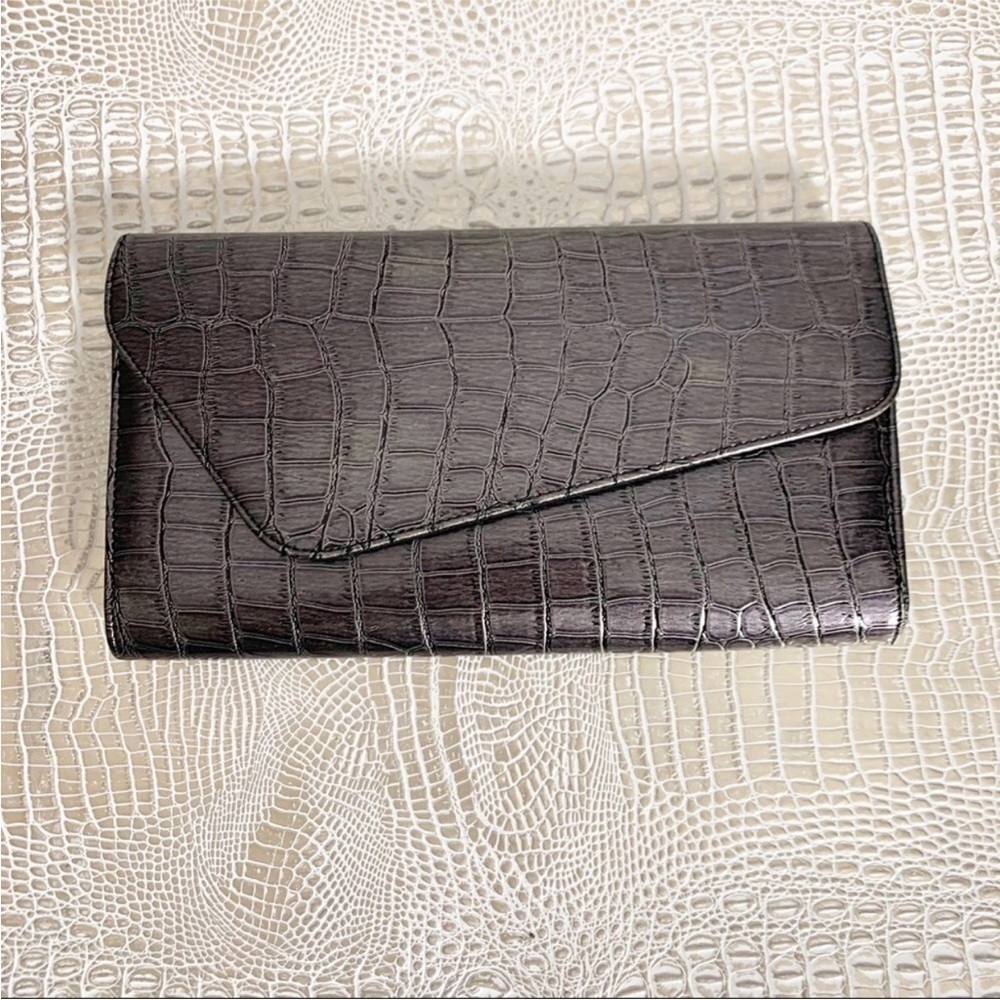 Forever 21‎ Embossed Metallic Evening Clutch